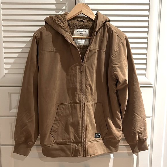 BNWOT boys Abercrombie Kids hooded utility jacket. - Picture 1 of 7